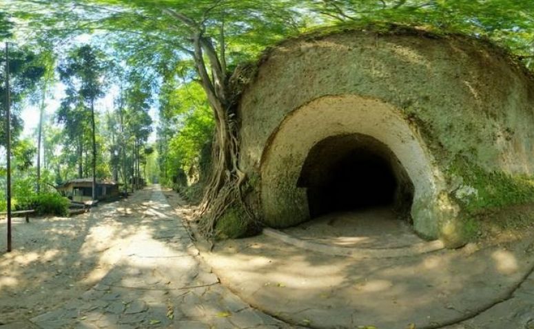 https://mdw-travel-data-us-east-1.s3.amazonaws.com/img/country/Indonesia/Japanese-Caves/img_02.jpg