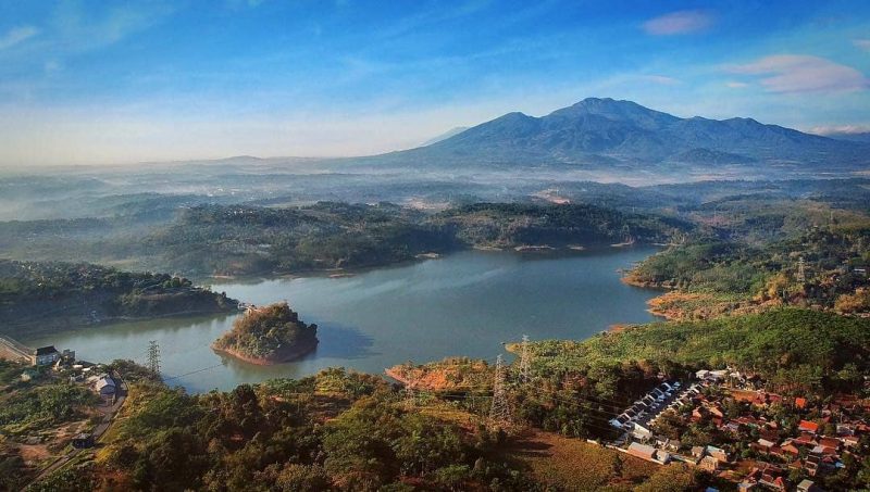 https://mdw-travel-data-us-east-1.s3.amazonaws.com/img/country/Indonesia/Jatibarang-Reservoir/img_03.jpg