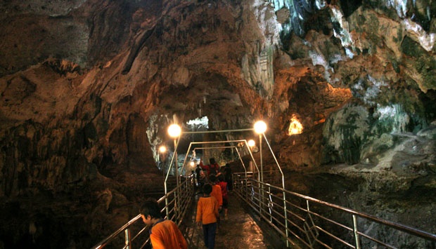 https://mdw-travel-data-us-east-1.s3.amazonaws.com/img/country/Indonesia/Jatijajar-Cave/img_03.jpg
