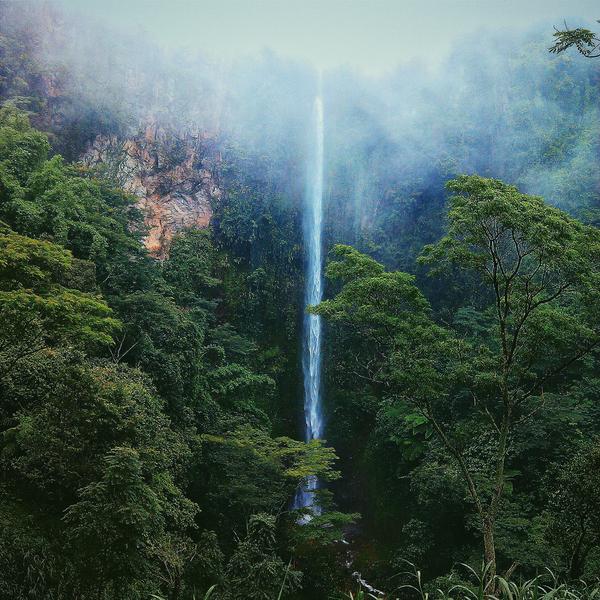 https://mdw-travel-data-us-east-1.s3.amazonaws.com/img/country/Indonesia/Kali-Pancur-Waterfall/img_02.jpg