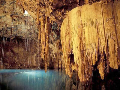 https://mdw-travel-data-us-east-1.s3.amazonaws.com/img/country/Indonesia/Kalisuci-Cave/img_01.jpg