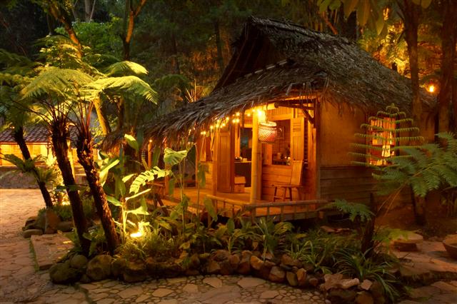 https://mdw-travel-data-us-east-1.s3.amazonaws.com/img/country/Indonesia/Kampung-Daun-Culture-Gallery-&-Cafe/img_01.jpg