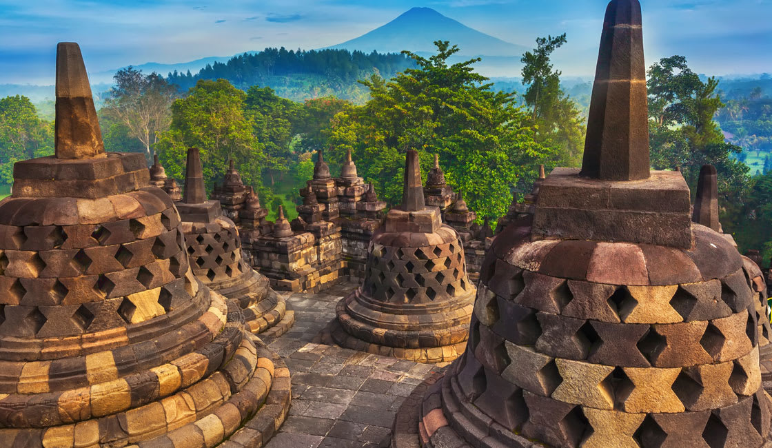 https://mdw-travel-data-us-east-1.s3.amazonaws.com/img/country/Indonesia/Karangan-Hill/img_01.jpg