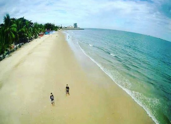 https://mdw-travel-data-us-east-1.s3.amazonaws.com/img/country/Indonesia/Kemala-Beach/img_01.jpg