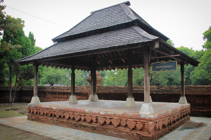 https://mdw-travel-data-us-east-1.s3.amazonaws.com/img/country/Indonesia/Keraton-Kasepuhan/img_01.jpg
