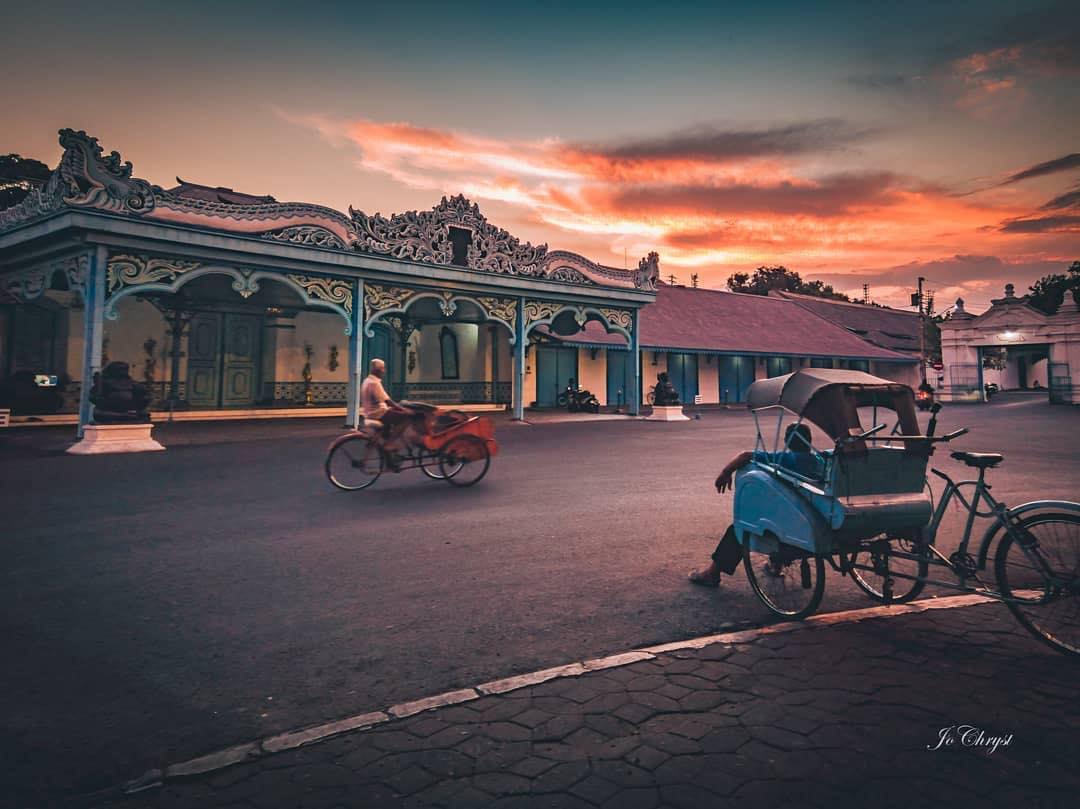 https://mdw-travel-data-us-east-1.s3.amazonaws.com/img/country/Indonesia/Keraton-Kasunanan-Surakarta/img_01.jpg