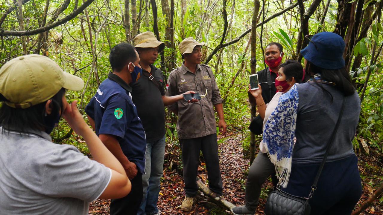 https://mdw-travel-data-us-east-1.s3.amazonaws.com/img/country/Indonesia/Kersik-Luway-Orchid-Forest/img_02.jpg