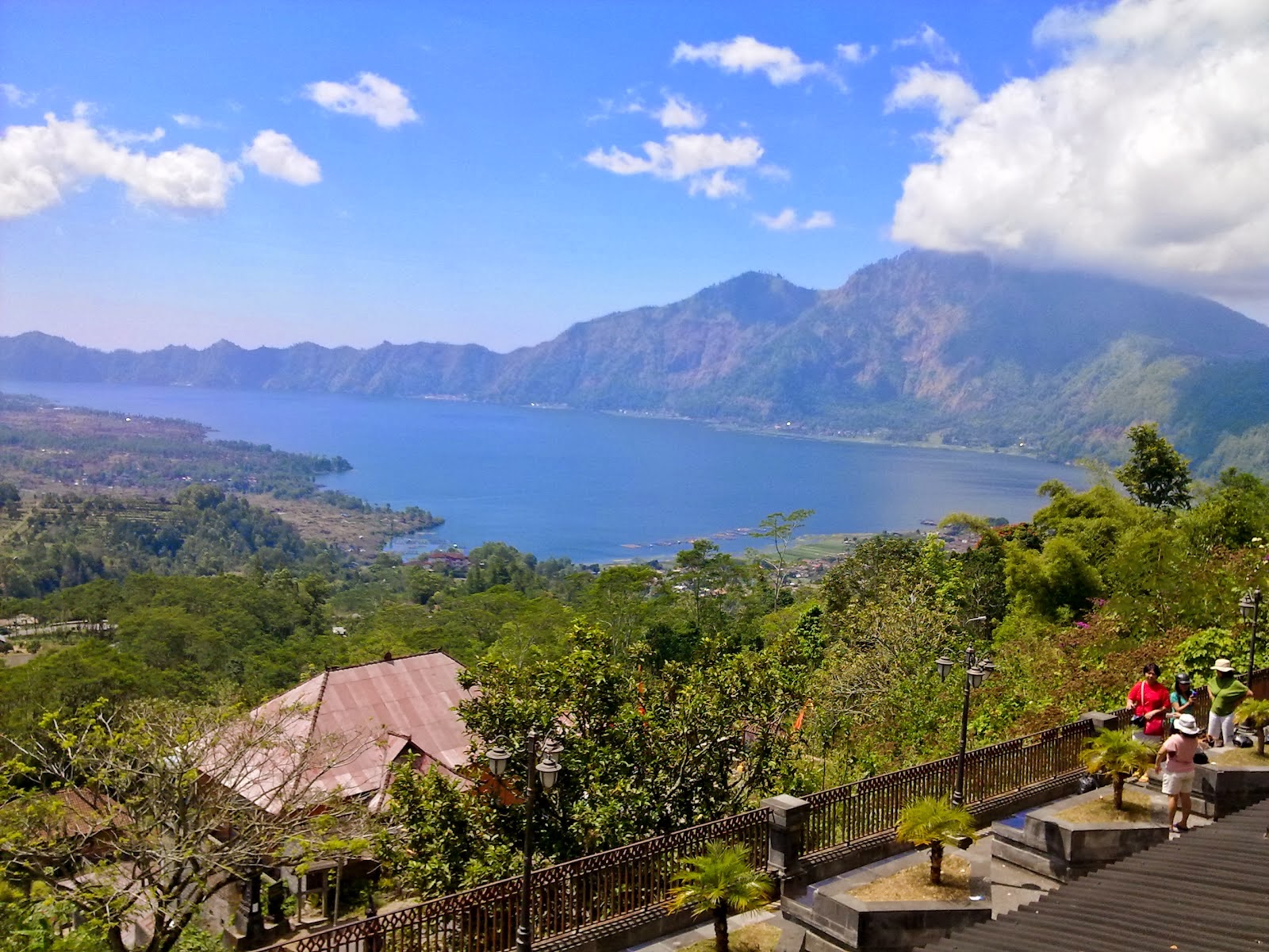 https://mdw-travel-data-us-east-1.s3.amazonaws.com/img/country/Indonesia/Kintamani/img_02.jpg