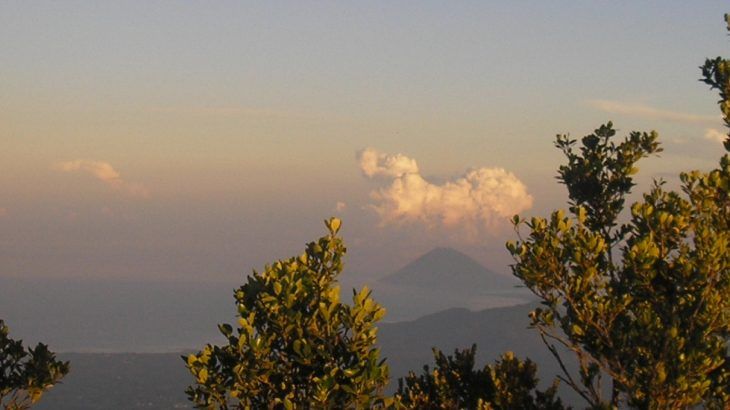 https://mdw-travel-data-us-east-1.s3.amazonaws.com/img/country/Indonesia/Klabat-Mountain/img_03.jpg