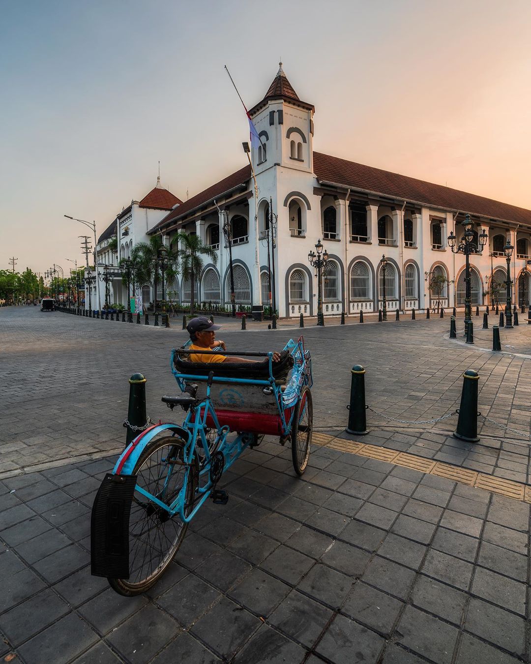 https://mdw-travel-data-us-east-1.s3.amazonaws.com/img/country/Indonesia/Kota-Lama-Semarang/img_02.jpg