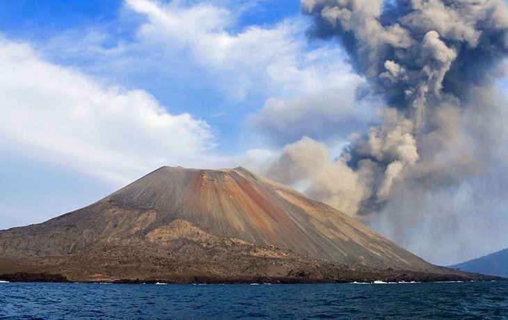 https://mdw-travel-data-us-east-1.s3.amazonaws.com/img/country/Indonesia/Krakatau-Monument/img_01.jpg