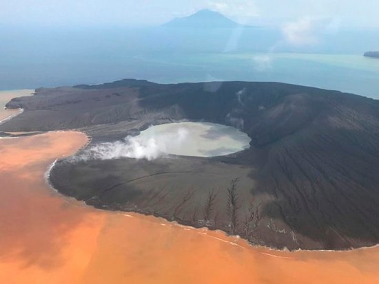 https://mdw-travel-data-us-east-1.s3.amazonaws.com/img/country/Indonesia/Krakatau-Volcano/img_02.jpg