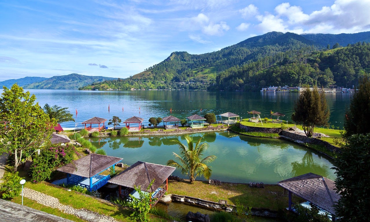https://mdw-travel-data-us-east-1.s3.amazonaws.com/img/country/Indonesia/Lake-Toba/img_01.jpg