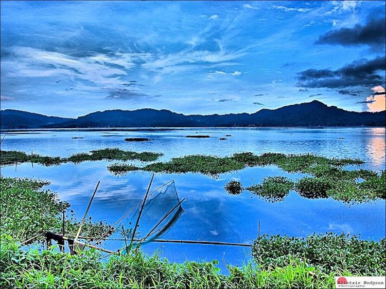 https://mdw-travel-data-us-east-1.s3.amazonaws.com/img/country/Indonesia/Lake-Tondano/img_01.jpg