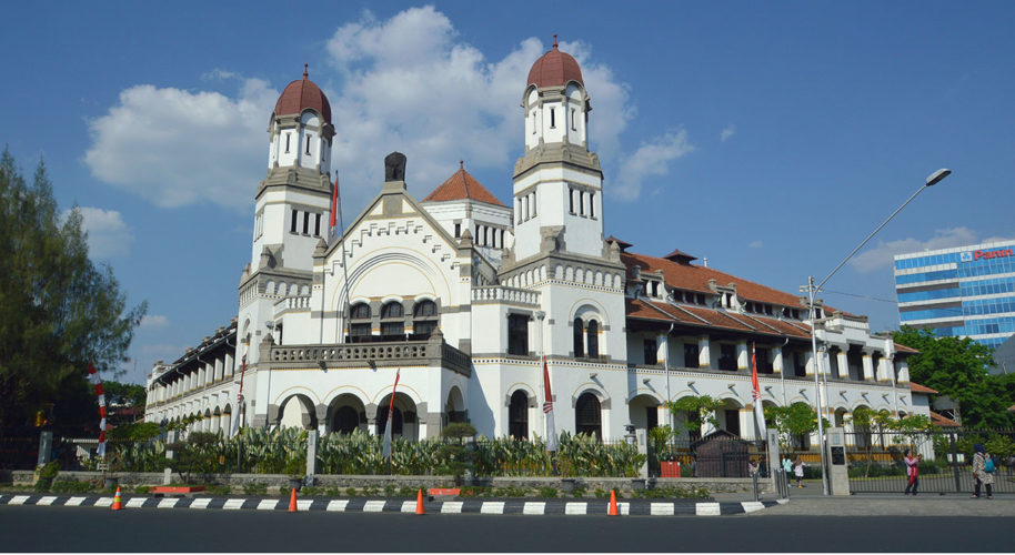 https://mdw-travel-data-us-east-1.s3.amazonaws.com/img/country/Indonesia/Lawang-Sewu-Adventure-Park/img_02.jpg