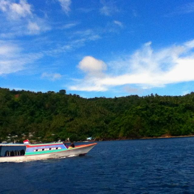 https://mdw-travel-data-us-east-1.s3.amazonaws.com/img/country/Indonesia/Lembeh-Strait/img_02.jpg