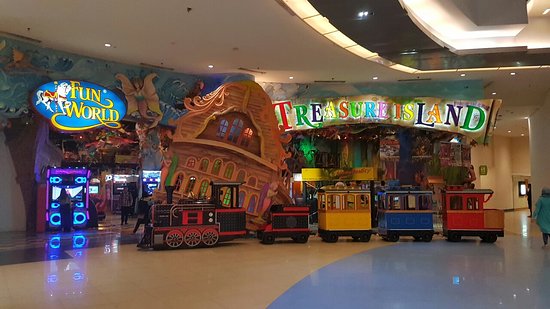 https://mdw-travel-data-us-east-1.s3.amazonaws.com/img/country/Indonesia/Living-World-Mall/img_01.jpg