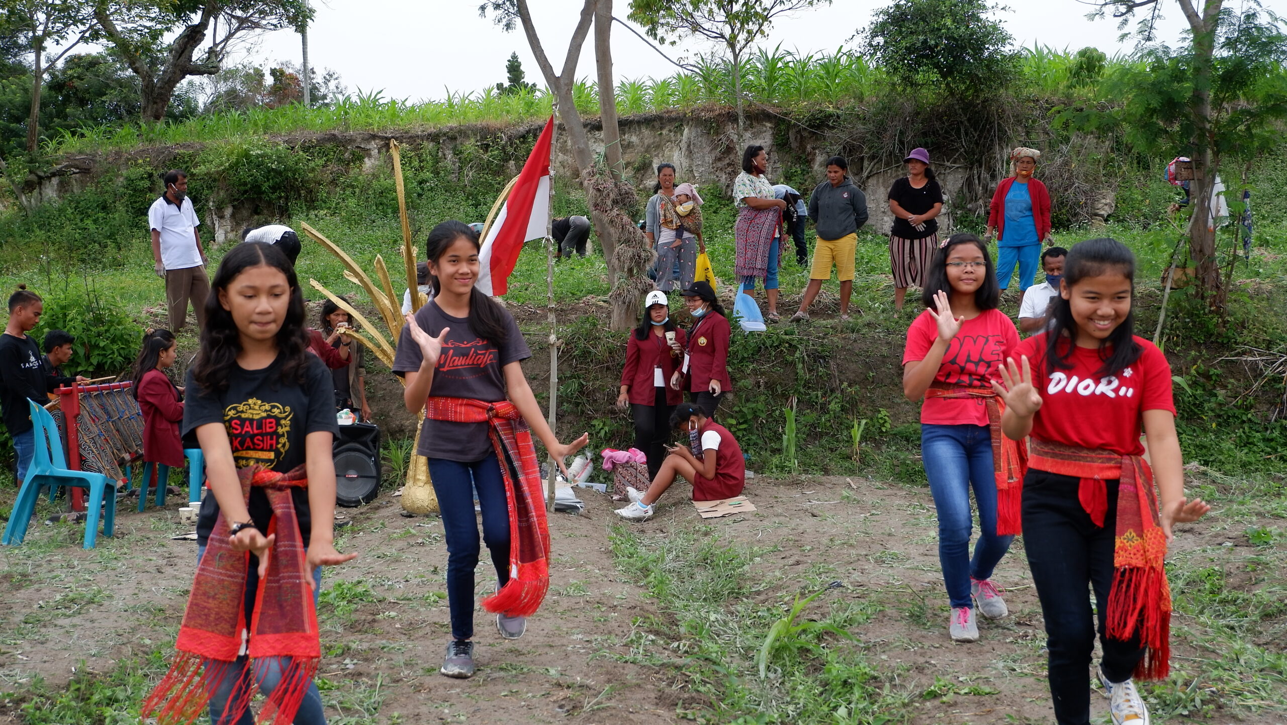 https://mdw-travel-data-us-east-1.s3.amazonaws.com/img/country/Indonesia/Lumban-Suhi-Suhi/img_03.jpg