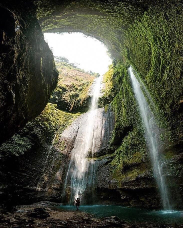 https://mdw-travel-data-us-east-1.s3.amazonaws.com/img/country/Indonesia/Madakaripura-Waterfall/img_03.jpg