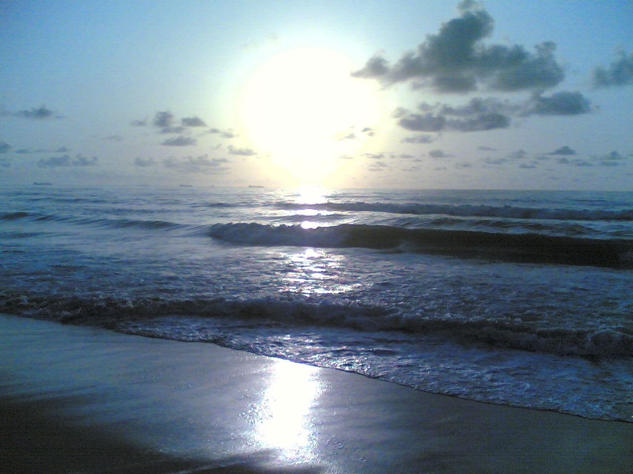 https://mdw-travel-data-us-east-1.s3.amazonaws.com/img/country/Indonesia/Marina-Beach-Sape/img_01.jpg