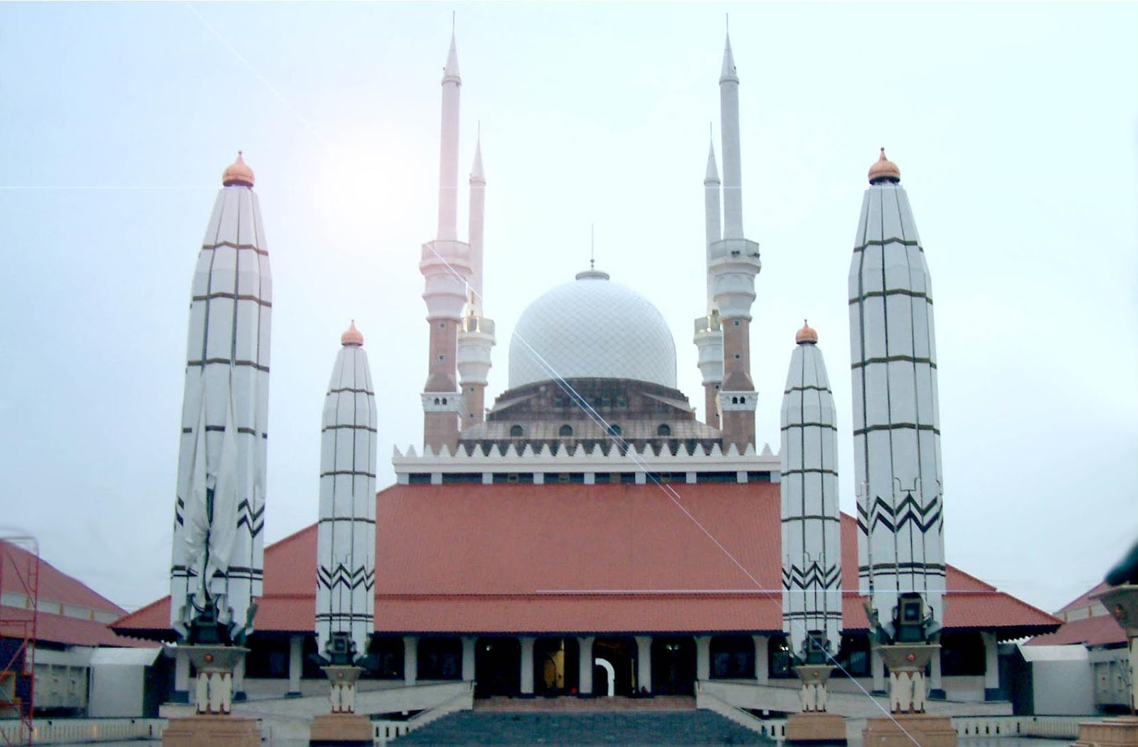 https://mdw-travel-data-us-east-1.s3.amazonaws.com/img/country/Indonesia/Masjid-Krapyak/img_03.jpg