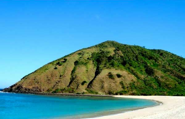 https://mdw-travel-data-us-east-1.s3.amazonaws.com/img/country/Indonesia/Mawun-Beach/img_01.jpg