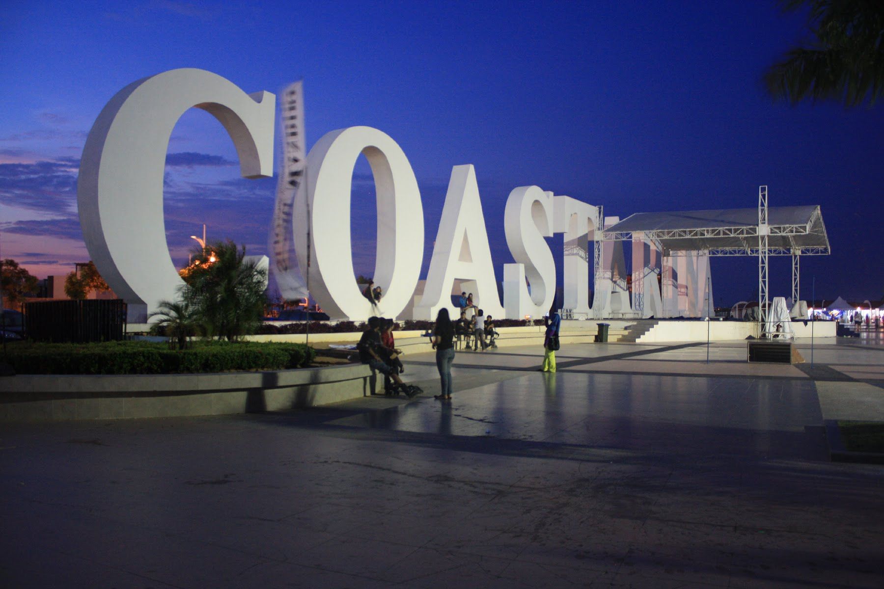 https://mdw-travel-data-us-east-1.s3.amazonaws.com/img/country/Indonesia/Mega-Wisata-Ocarina-Batam/img_02.jpg