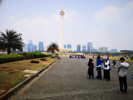 https://mdw-travel-data-us-east-1.s3.amazonaws.com/img/country/Indonesia/Merdeka-Square/img_03.jpg