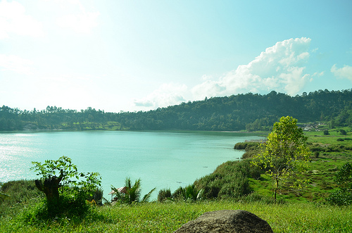 https://mdw-travel-data-us-east-1.s3.amazonaws.com/img/country/Indonesia/Minahasa-Highland/img_02.jpg