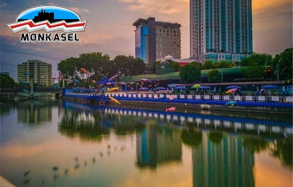 https://mdw-travel-data-us-east-1.s3.amazonaws.com/img/country/Indonesia/Monumen-Kapal-Selam/img_01.jpg