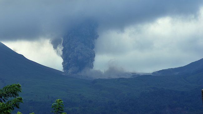 https://mdw-travel-data-us-east-1.s3.amazonaws.com/img/country/Indonesia/Mount-Lokon/img_02.jpg