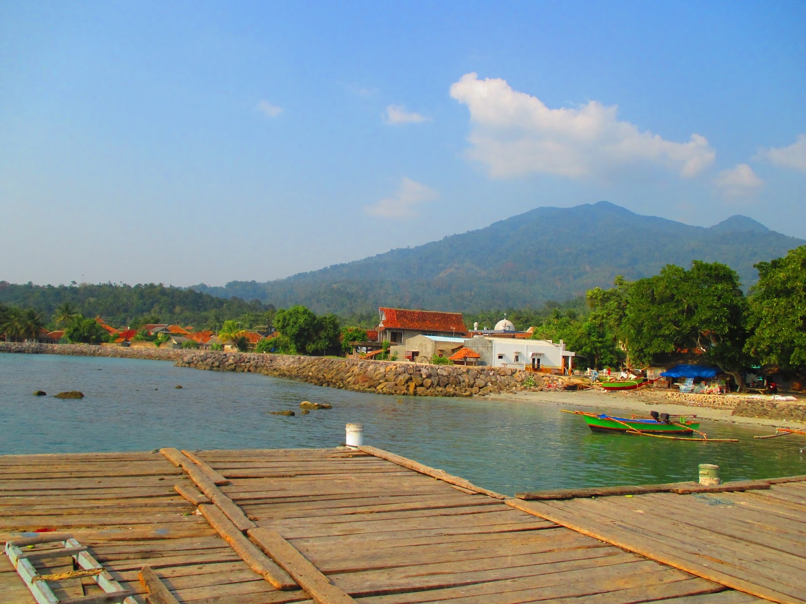 https://mdw-travel-data-us-east-1.s3.amazonaws.com/img/country/Indonesia/Mount-Rajabasa/img_00.jpg