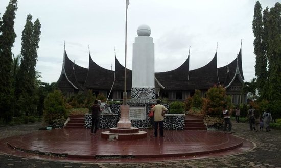 https://mdw-travel-data-us-east-1.s3.amazonaws.com/img/country/Indonesia/Museum-Adityawarman/img_02.jpg