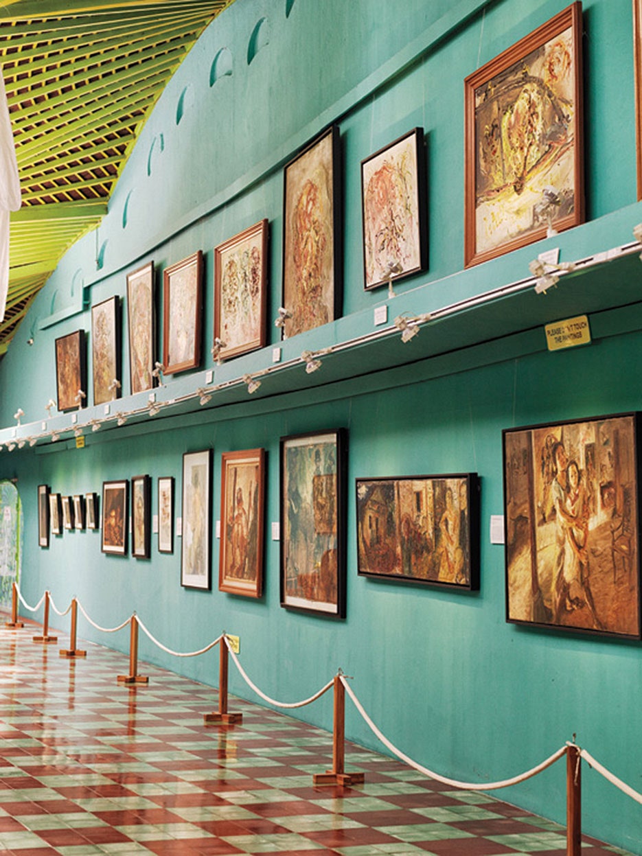 https://mdw-travel-data-us-east-1.s3.amazonaws.com/img/country/Indonesia/Museum-Affandi/img_03.jpg