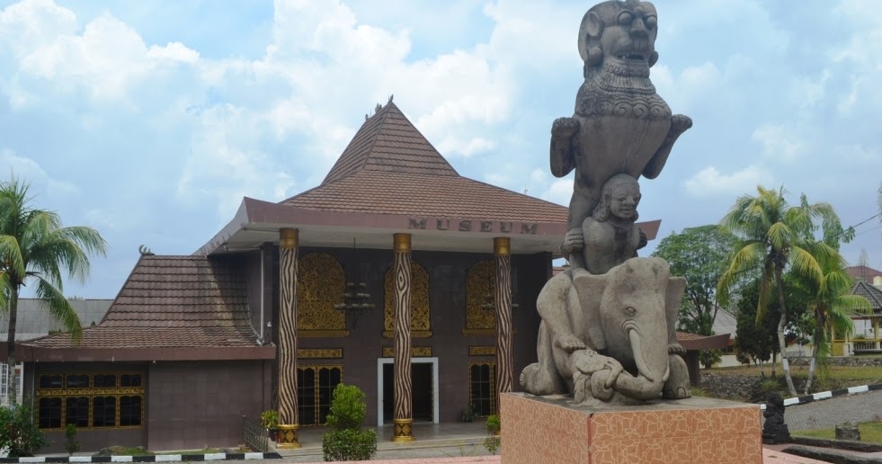 https://mdw-travel-data-us-east-1.s3.amazonaws.com/img/country/Indonesia/Museum-Balaputra-Dewa/img_03.jpg