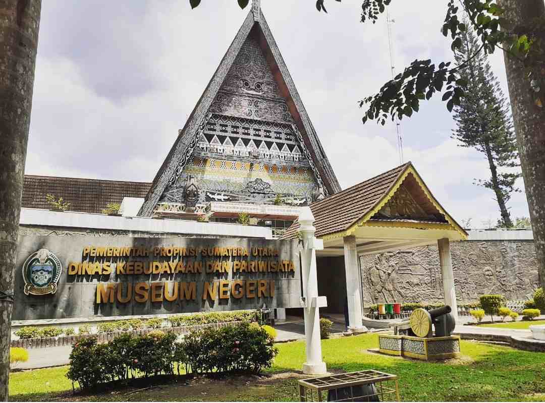 https://mdw-travel-data-us-east-1.s3.amazonaws.com/img/country/Indonesia/Museum-Negeri-Provinsi-Sumatera-Utara/img_01.jpg