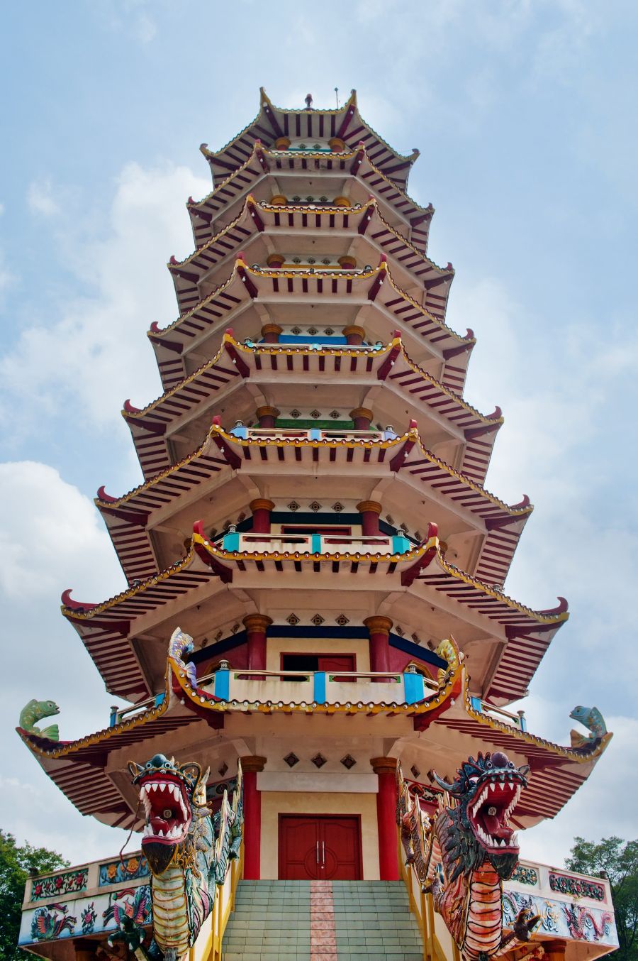 https://mdw-travel-data-us-east-1.s3.amazonaws.com/img/country/Indonesia/Museum-Pulau-Kemaro/img_02.jpg