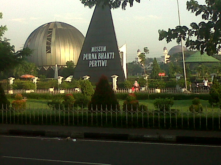 https://mdw-travel-data-us-east-1.s3.amazonaws.com/img/country/Indonesia/Museum-Purna-Bhakti-Pertiwi/img_03.jpg