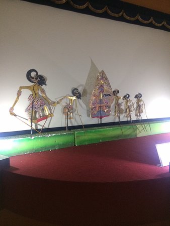 https://mdw-travel-data-us-east-1.s3.amazonaws.com/img/country/Indonesia/Museum-Ronggowarsito/img_01.jpg