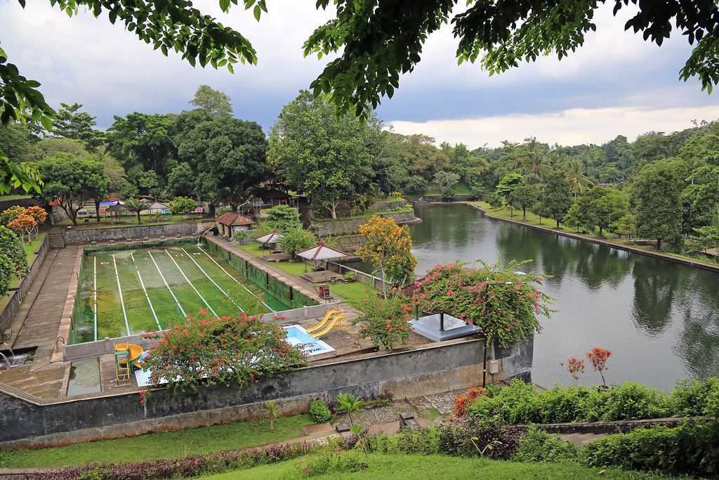 https://mdw-travel-data-us-east-1.s3.amazonaws.com/img/country/Indonesia/Narmada-Park/img_03.jpg