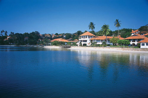 https://mdw-travel-data-us-east-1.s3.amazonaws.com/img/country/Indonesia/Nongsa-Beach/img_01.jpg