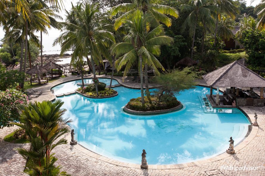 https://mdw-travel-data-us-east-1.s3.amazonaws.com/img/country/Indonesia/Nongsa-Beach/img_03.jpg