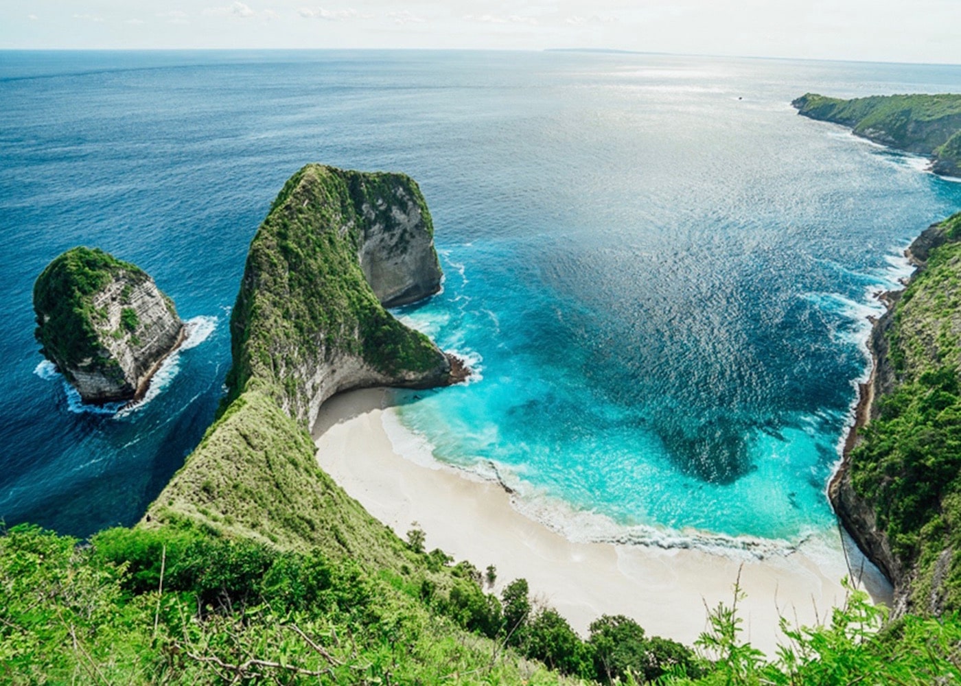 https://mdw-travel-data-us-east-1.s3.amazonaws.com/img/country/Indonesia/Nusa-Dua-Beach/img_01.jpg