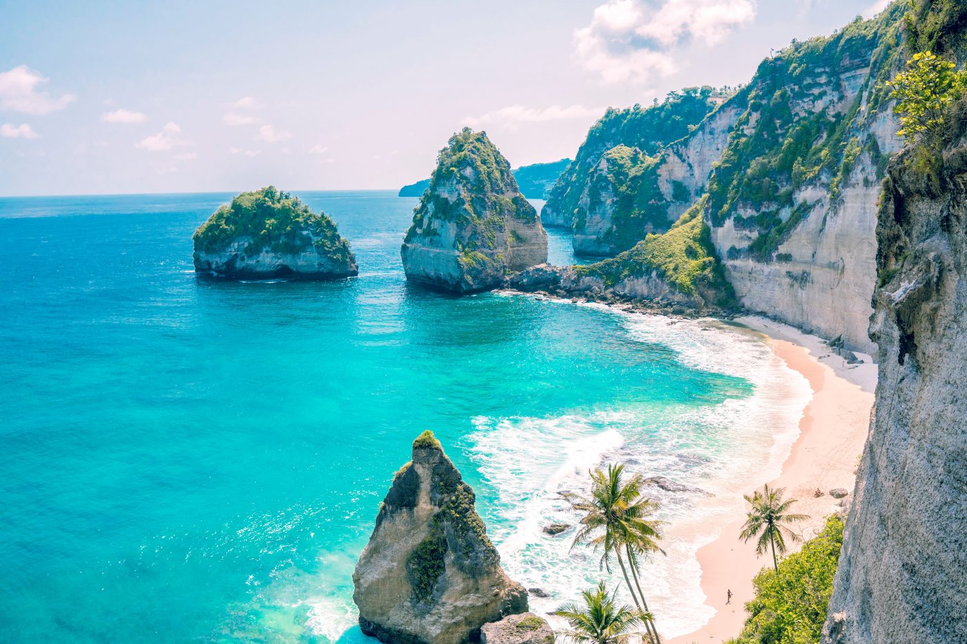https://mdw-travel-data-us-east-1.s3.amazonaws.com/img/country/Indonesia/Nusa-Penida/img_01.jpg
