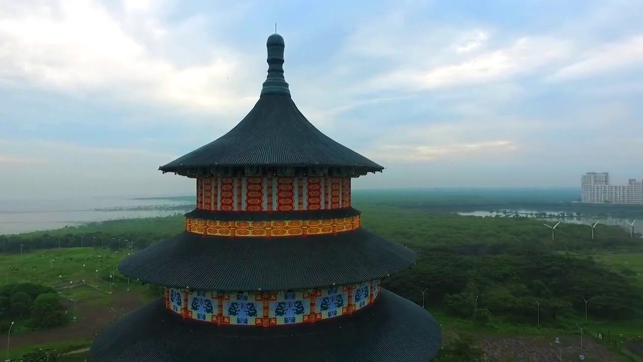 https://mdw-travel-data-us-east-1.s3.amazonaws.com/img/country/Indonesia/Pagoda-Tian-Ti/img_01.jpg