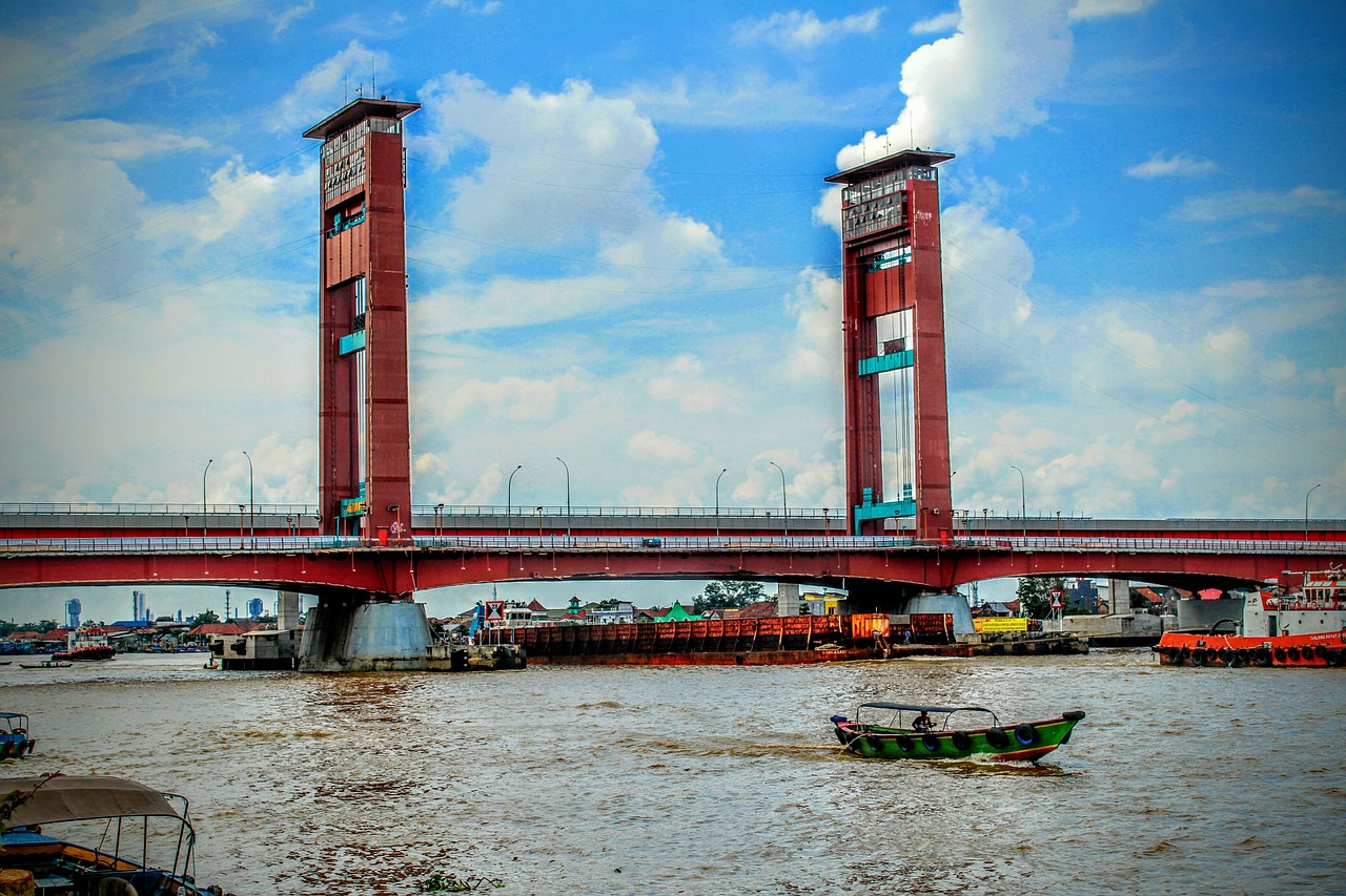 https://mdw-travel-data-us-east-1.s3.amazonaws.com/img/country/Indonesia/Palembang-City-Center/img_03.jpg