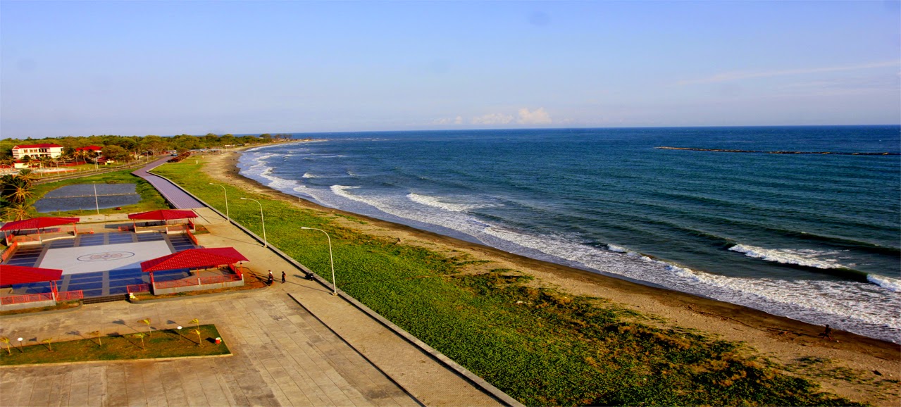 https://mdw-travel-data-us-east-1.s3.amazonaws.com/img/country/Indonesia/Pantai-Marina/img_03.jpg