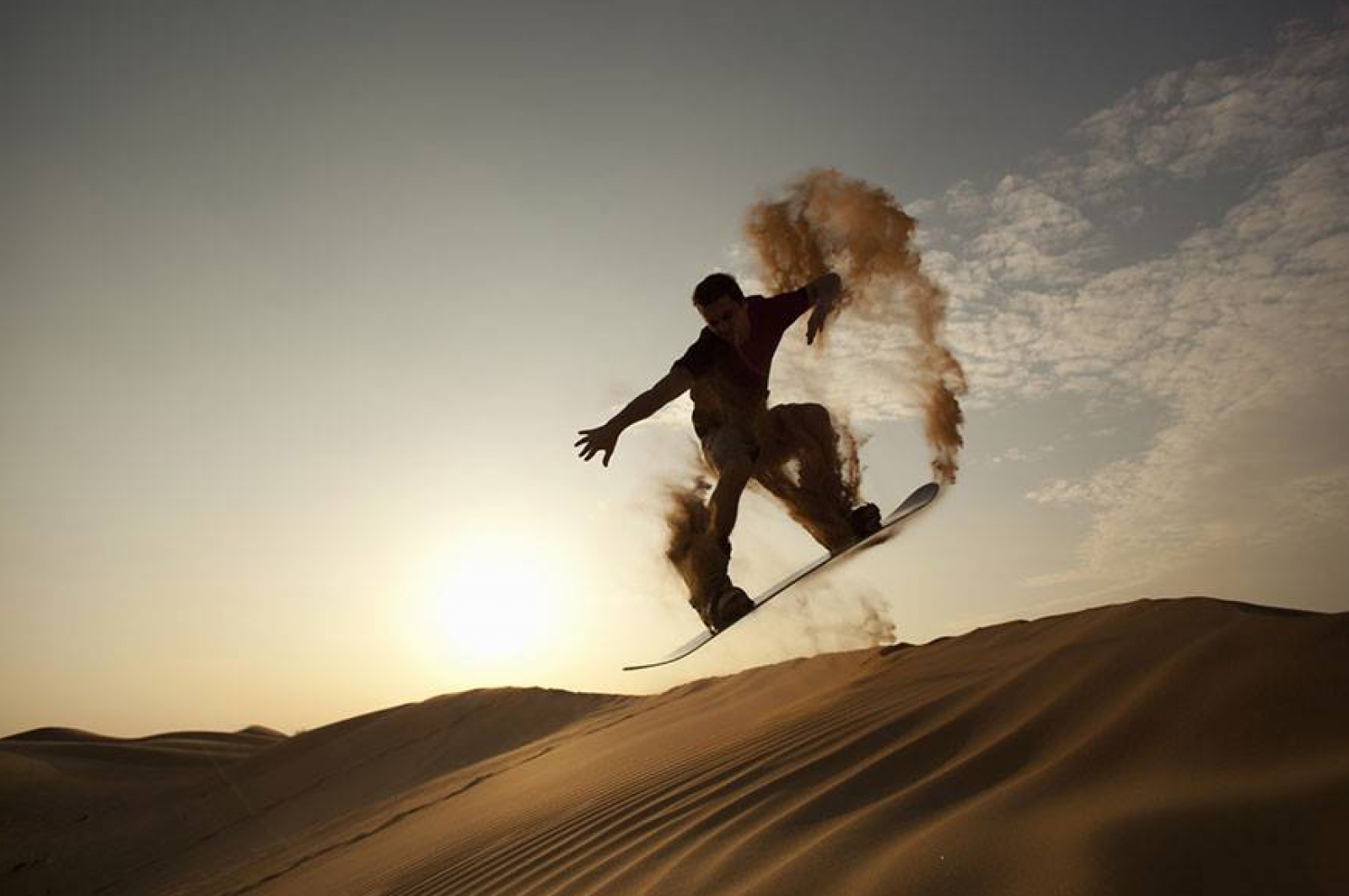https://mdw-travel-data-us-east-1.s3.amazonaws.com/img/country/Indonesia/Parangkusumo-Sand-Dunes/img_04.jpg