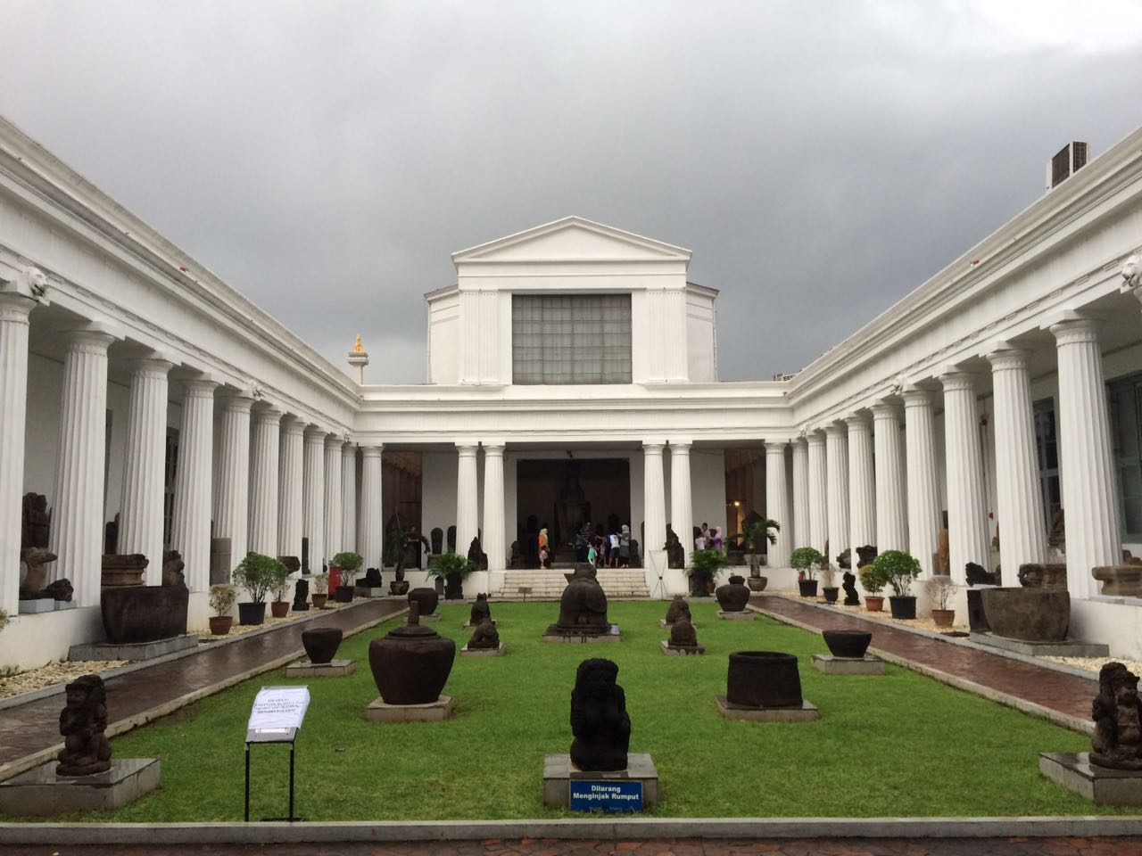https://mdw-travel-data-us-east-1.s3.amazonaws.com/img/country/Indonesia/Pekanbaru-National-Museum/img_03.jpg
