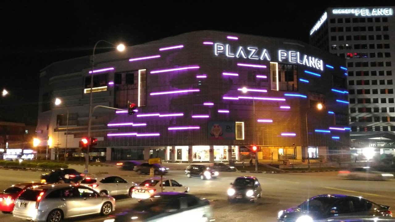 https://mdw-travel-data-us-east-1.s3.amazonaws.com/img/country/Indonesia/Pelangi-Mall/img_03.jpg